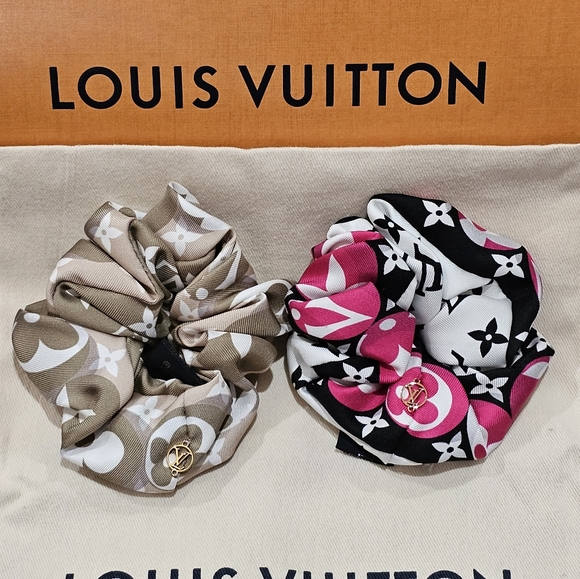 LOUIS VUITTON SCRUNCHIE HAIR ACCESSORY SET 2 RIBBONS 100% SILK GIANT MONOGRAM - Picture 10 of 12